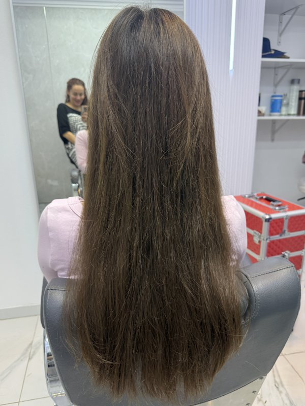 Mirror Shine for Dark Hair. Luxury dark shades with natural depth. Premium Slavic strands stay silky, glossy, and tangle-free even after washing in hard water.