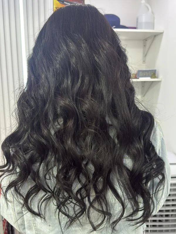 Soft and smooth hair extensions in dubai